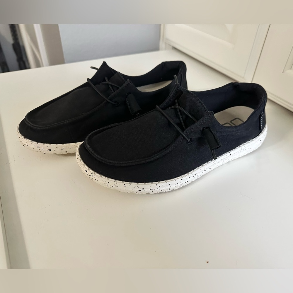 Hey Dudes Shoes Ladies, Size US 7